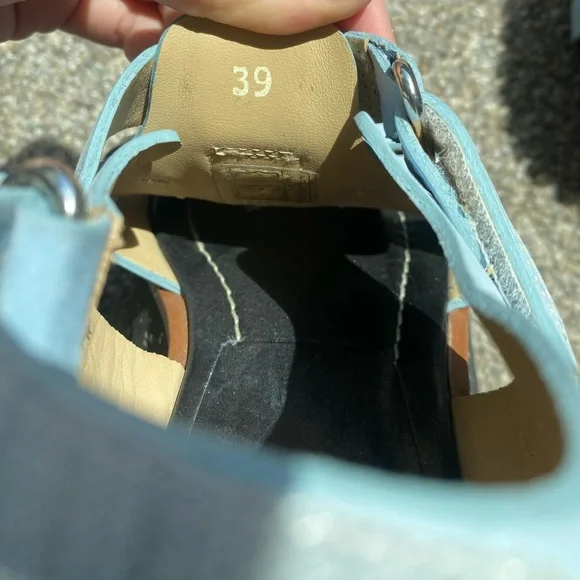 Labucq Boomer Cosmic Sky Sandals - Light Blue and Black - Picture 6 of 6